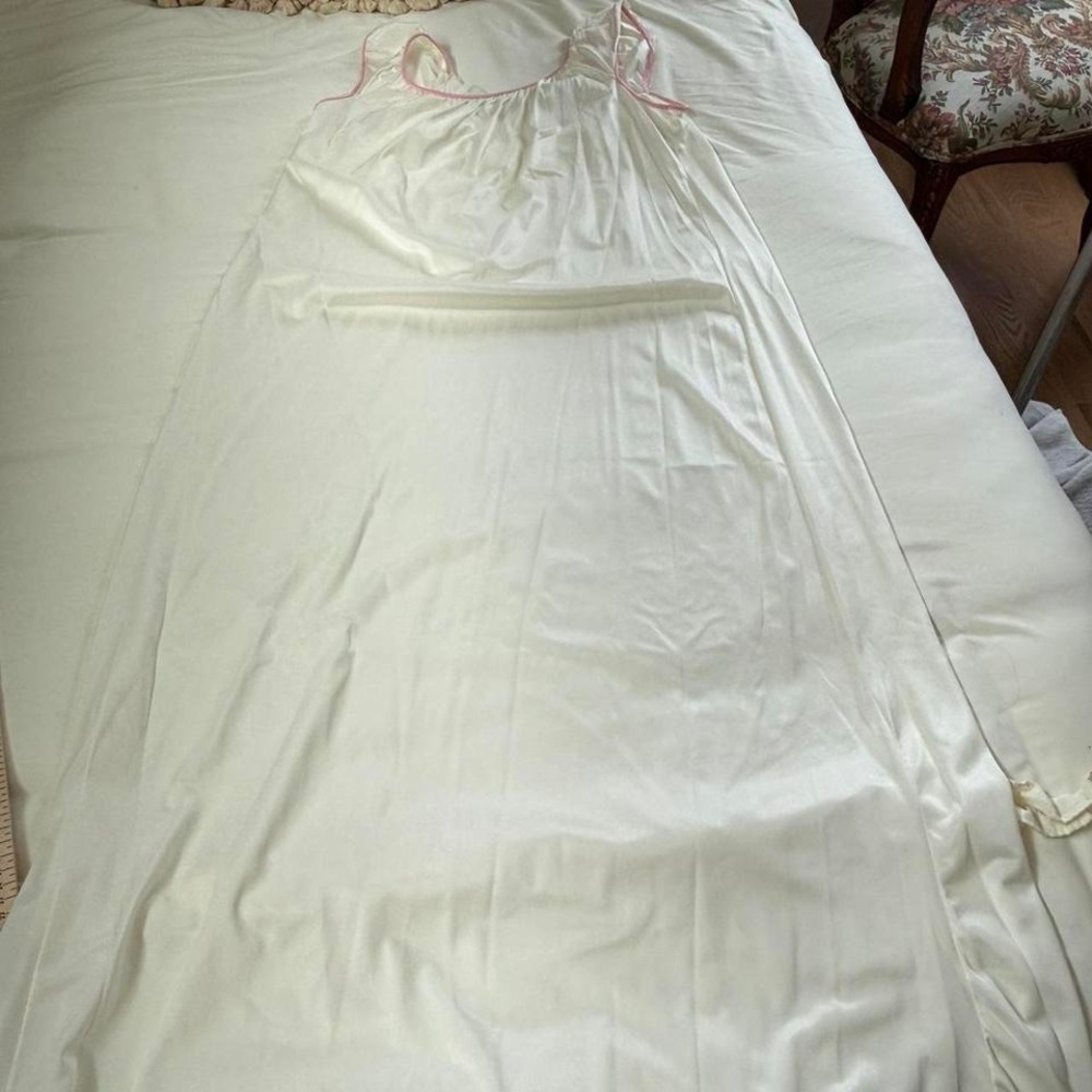 70s White bridal nightgown set 70s white floral maxi dress and robe set Katz - Picture 7 of 8